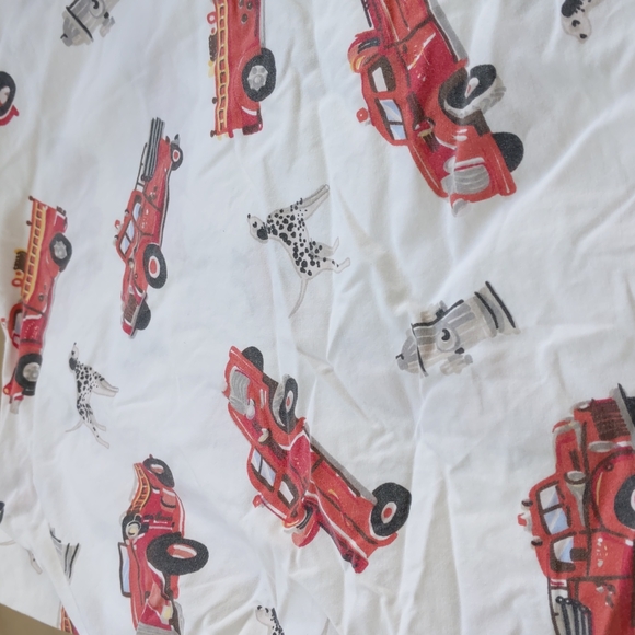 Pottery Barn Kids 100% Cotton Firetrucks Twin Sheet Set - Picture 2 of 12